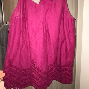 Romantic Aerie dark pink tank with detail!